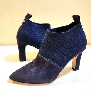 Cole Hann Grandseries Chic Navy Blue Suede  Ankle Boots Size 6B